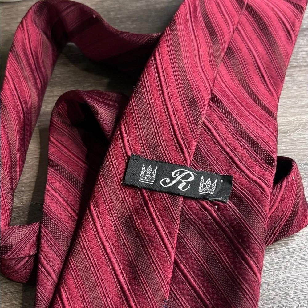Elegant Maroon Striped Tie